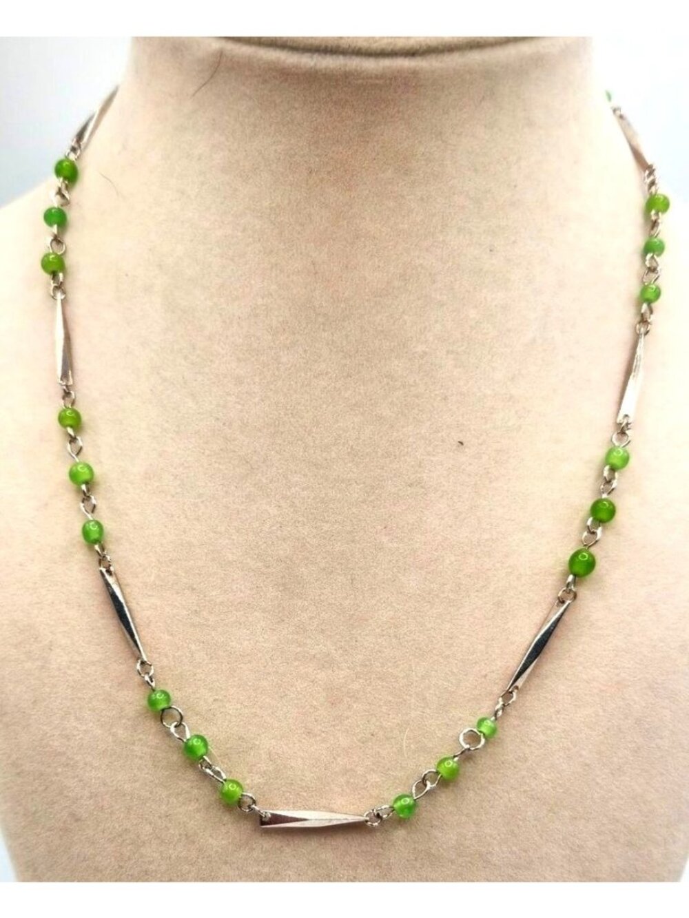 Green Beaded Necklace With Silver Tone Links